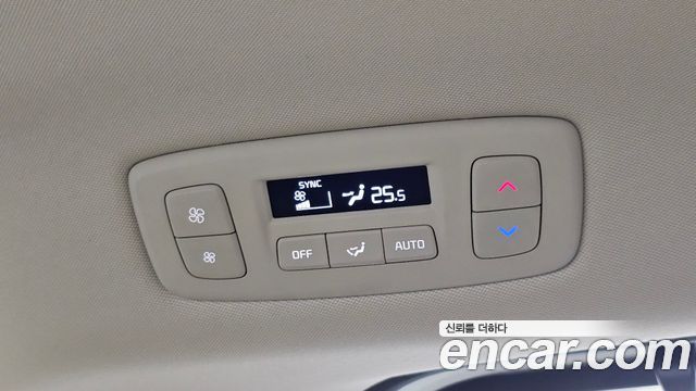 Kia Canival 2022 — photo 19