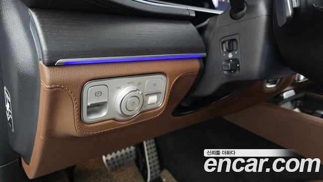 Mercedes-Benz GLS-Class 2024 — photo 28