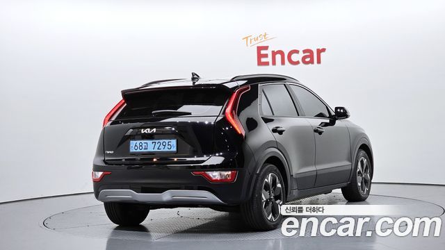 Kia Niro 2023 — photo 2