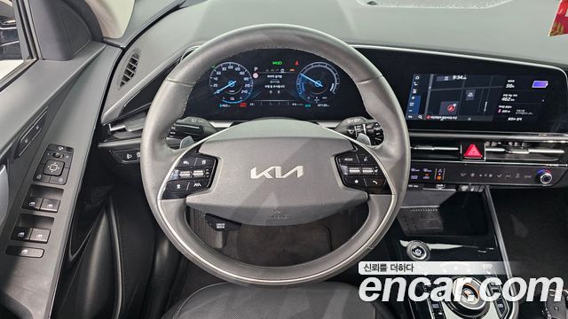 Kia Niro 2023 — photo 13