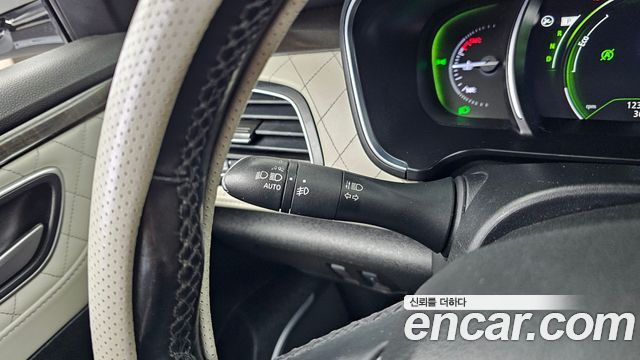 Renault Korea SM6 2016 — photo 23