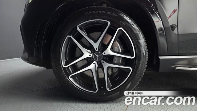 Mercedes-Benz GLE-Class 2022 — photo 5