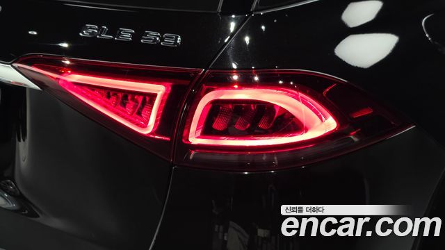 Mercedes-Benz GLE-Class 2022 — photo 9