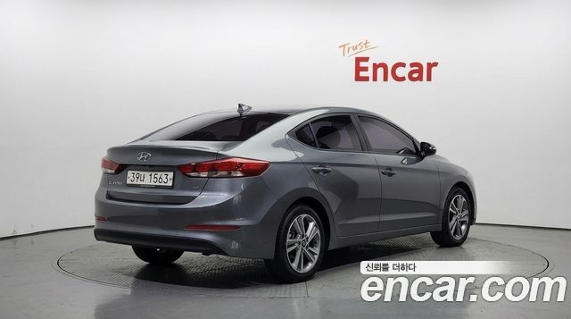 Hyundai AVANTE 2018 — photo 2