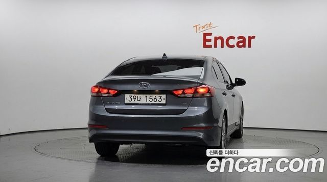 Hyundai AVANTE 2018 — photo 4