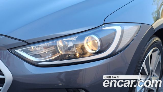 Hyundai AVANTE 2018 — photo 8