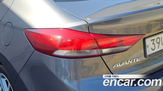 Hyundai AVANTE 2018 — photo 9