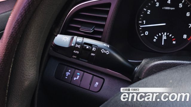 Hyundai AVANTE 2018 — photo 28