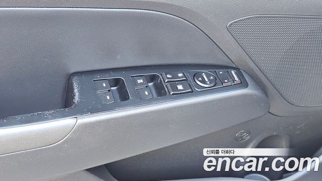 Hyundai AVANTE 2018 — photo 30