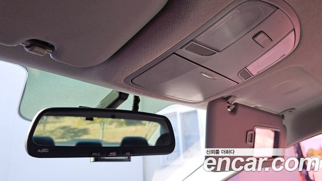 Hyundai AVANTE 2018 — photo 31