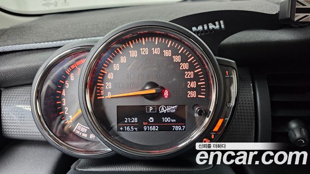 Mini Cooper 2018 — photo 11