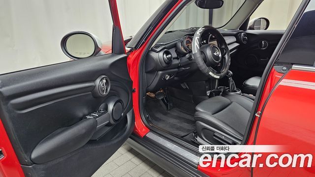 Mini Cooper 2018 — photo 13