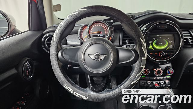 Mini Cooper 2018 — photo 20