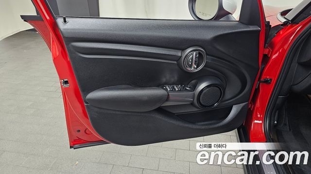 Mini Cooper 2018 — photo 14