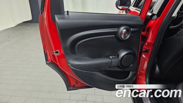 Mini Cooper 2018 — photo 15