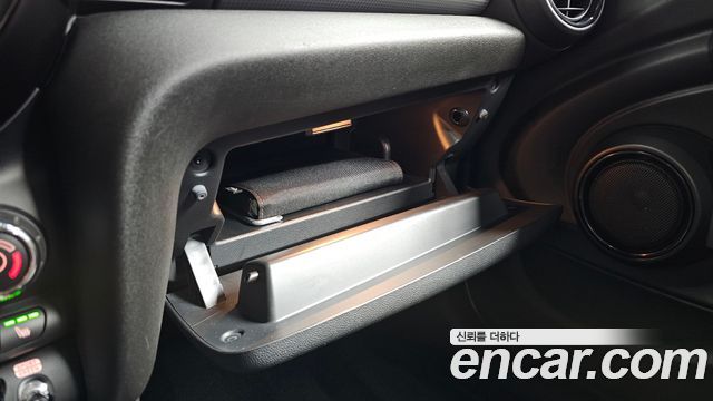 Mini Cooper 2018 — photo 32
