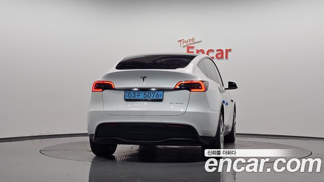 Tesla Model Y 2022 — photo 4