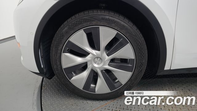 Tesla Model Y 2022 — photo 5