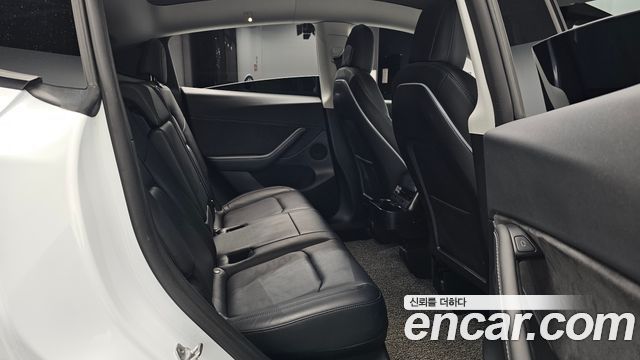 Tesla Model Y 2022 — photo 18