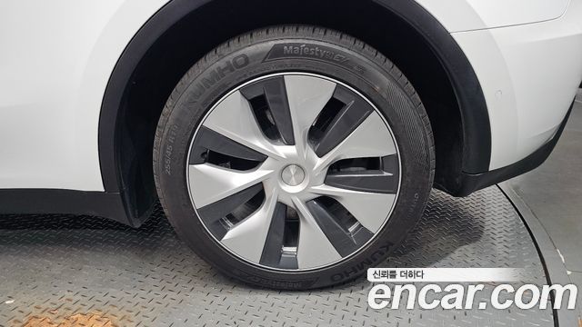 Tesla Model Y 2022 — photo 7