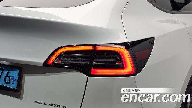 Tesla Model Y 2022 — photo 9