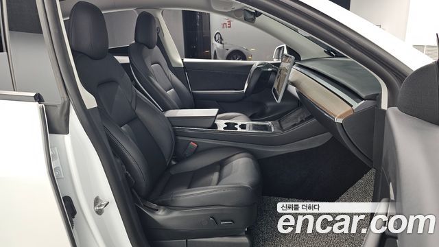 Tesla Model Y 2022 — photo 16