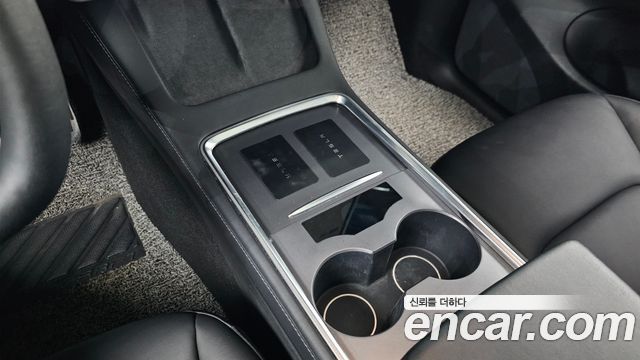 Tesla Model Y 2022 — photo 29