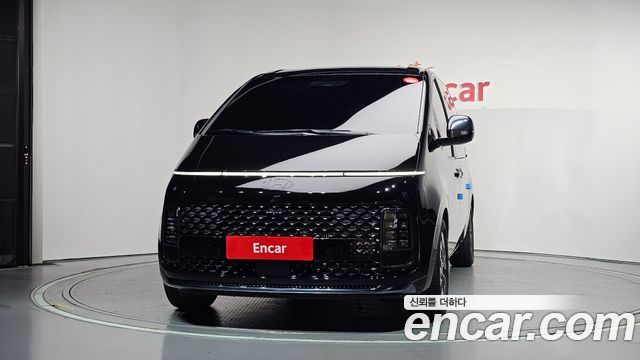 Hyundai Staria 2025 — photo 3