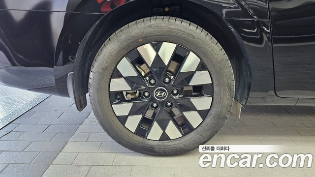 Hyundai Staria 2025 — photo 5