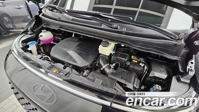 Hyundai Staria 2025 — photo 6