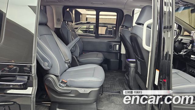 Hyundai Staria 2025 — photo 18