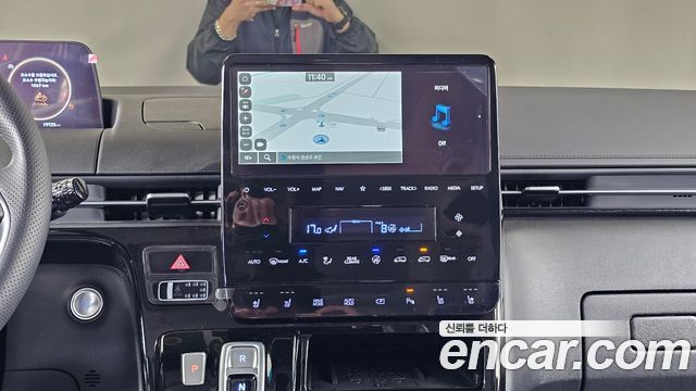 Hyundai Staria 2025 — photo 20