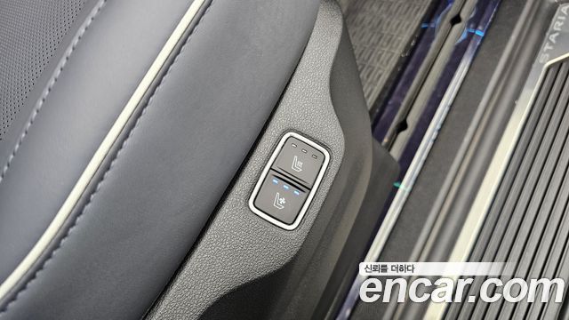 Hyundai Staria 2025 — photo 25