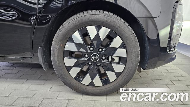 Hyundai Staria 2025 — photo 7