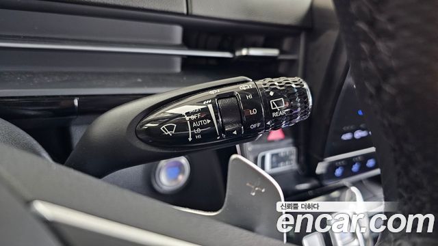 Hyundai Staria 2025 — photo 28