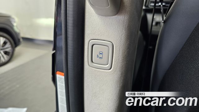 Hyundai Staria 2025 — photo 31