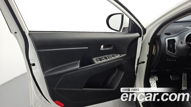Kia Sportage 2015 — photo 14