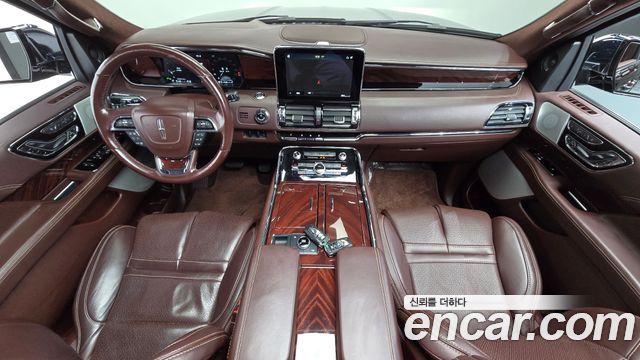 Lincoln Navigator 2021 — photo 10