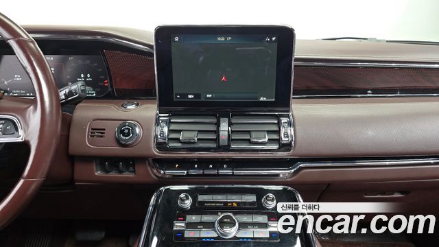 Lincoln Navigator 2021 — photo 20