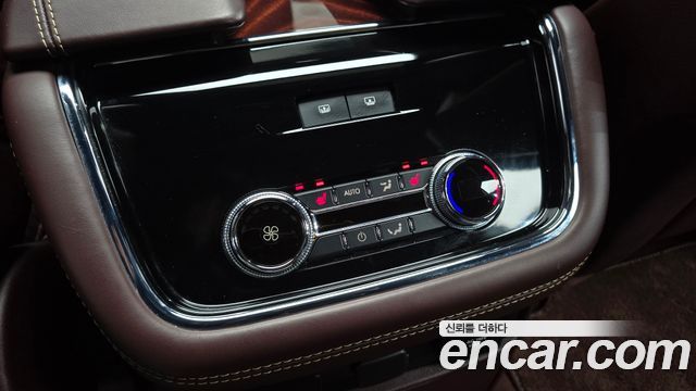 Lincoln Navigator 2021 — photo 25
