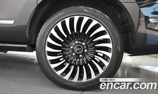 Lincoln Navigator 2021 — photo 7