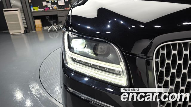 Lincoln Navigator 2021 — photo 8