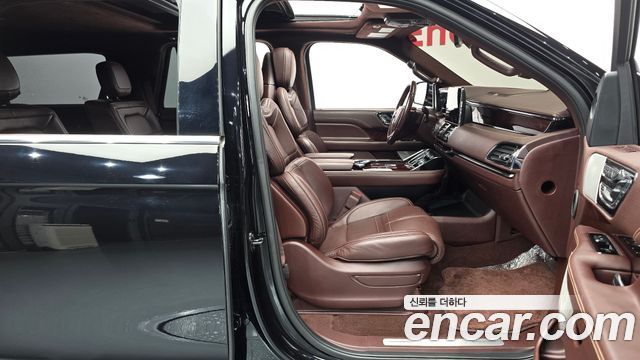Lincoln Navigator 2021 — photo 16
