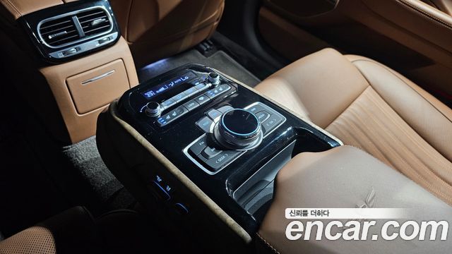Genesis G90 2019 — photo 18