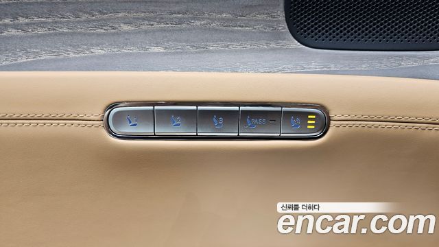 Genesis G90 2022 — photo 17