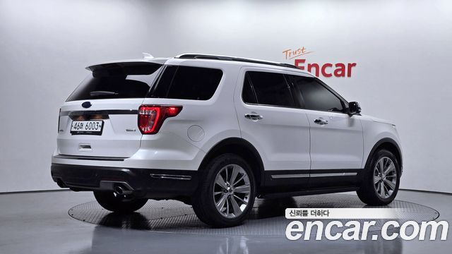 Ford Explorer 2018 — photo 2
