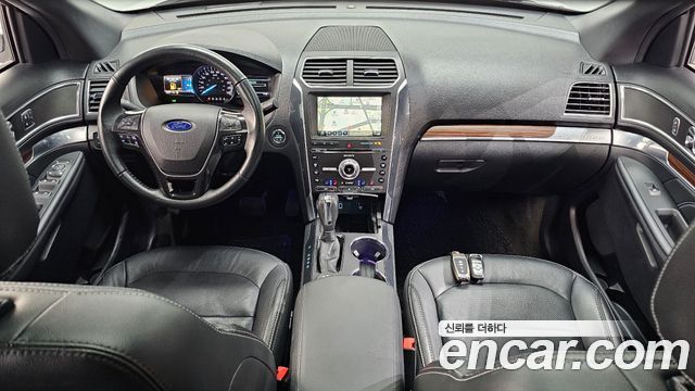 Ford Explorer 2018 — photo 10