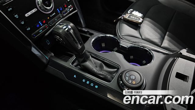 Ford Explorer 2018 — photo 12
