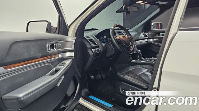 Ford Explorer 2018 — photo 13