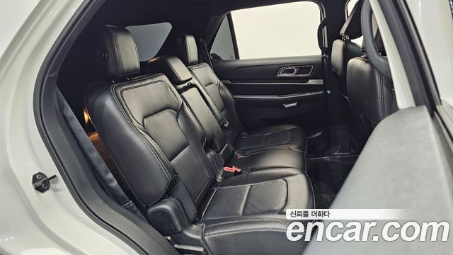 Ford Explorer 2018 — photo 17